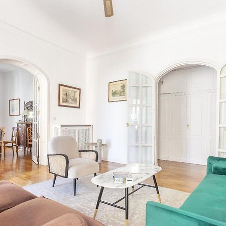 Apartamento Paseo Del Prado II En Madrid Bagian luar foto