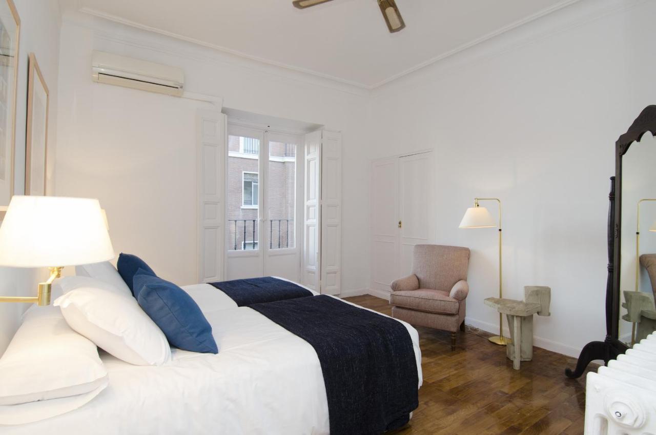 Apartamento Paseo Del Prado II En Madrid Bagian luar foto