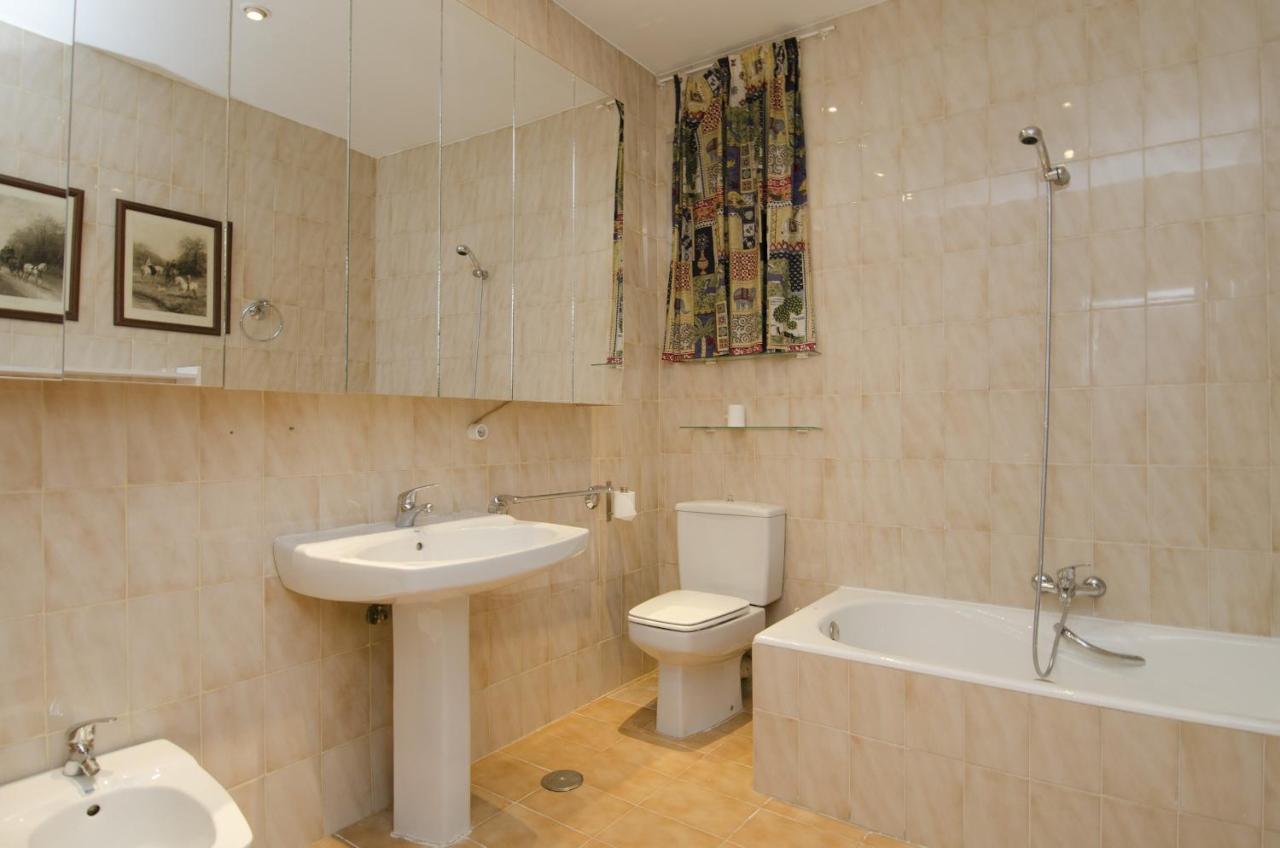 Apartamento Paseo Del Prado II En Madrid Bagian luar foto