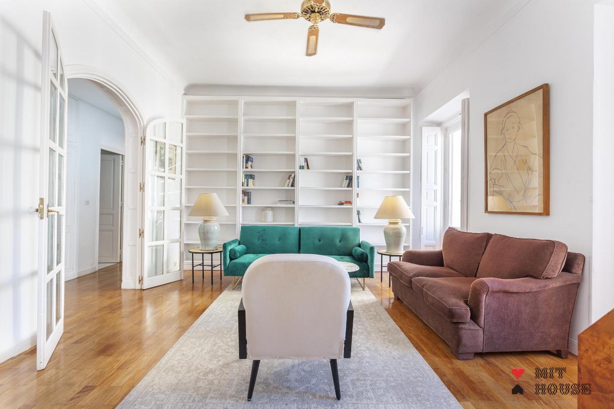 Apartamento Paseo Del Prado II En Madrid Bagian luar foto
