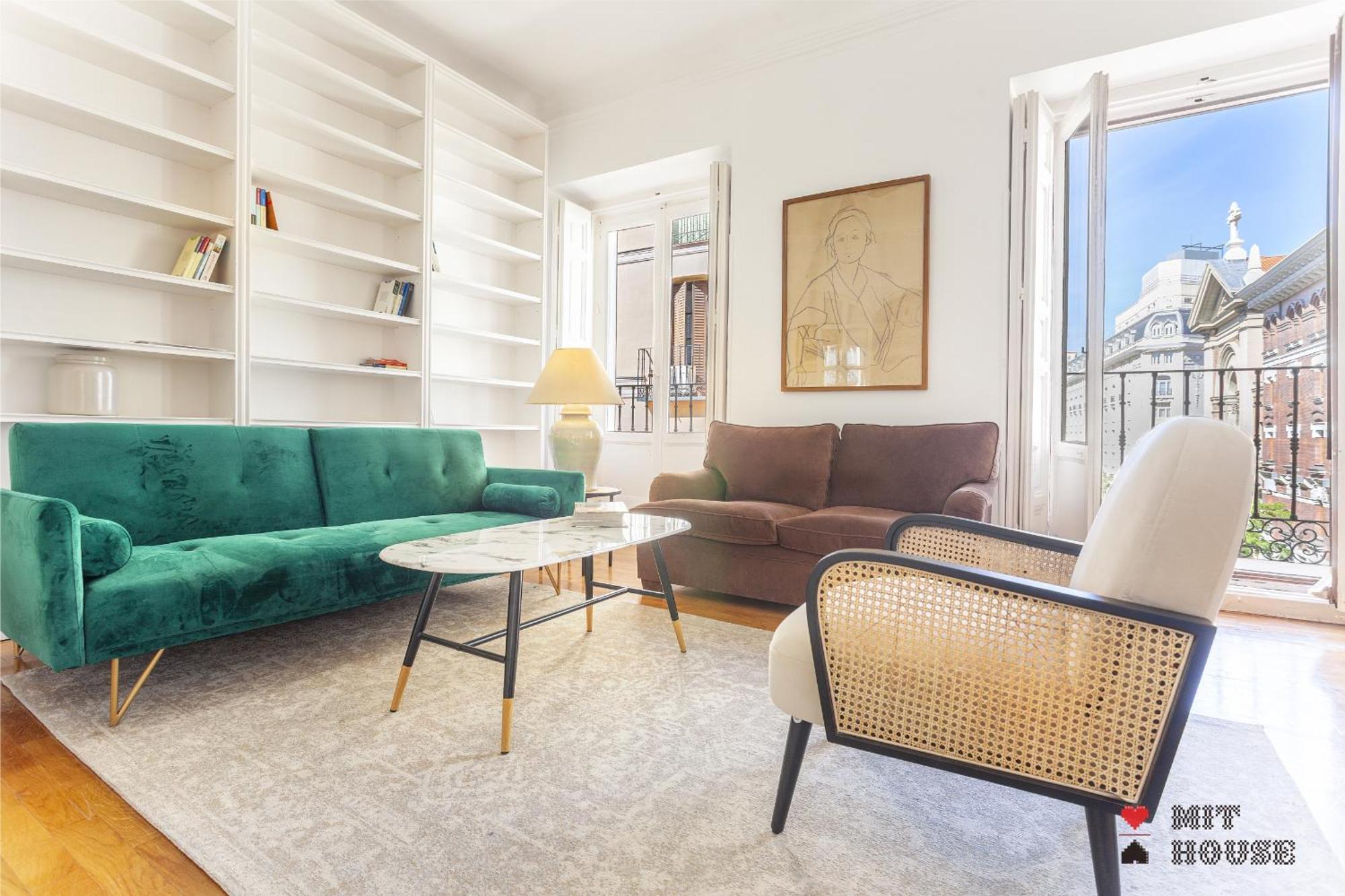 Apartamento Paseo Del Prado II En Madrid Bagian luar foto
